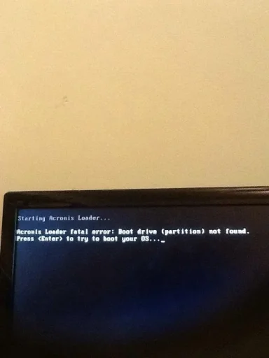B1rQWcmCYAA8dMD.webp