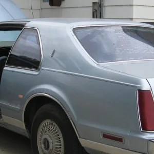 1985 ford lincoln mark 7.jpg